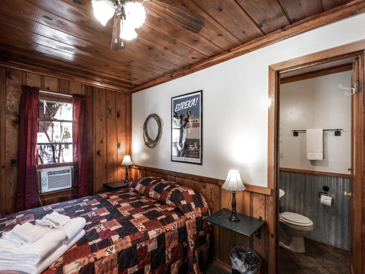 Apache Village Cabinette 11, Queen Bed, Midtown, Sleeps 2 Ruidoso Buitenkant foto